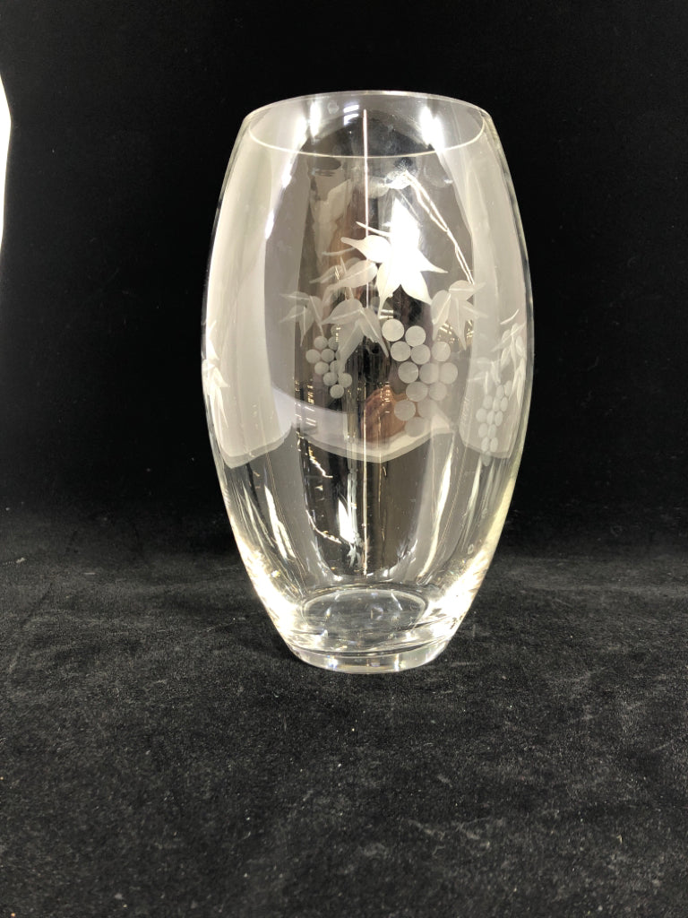 CLEAR GLASS VASE W/ETCHED GRAPES.
