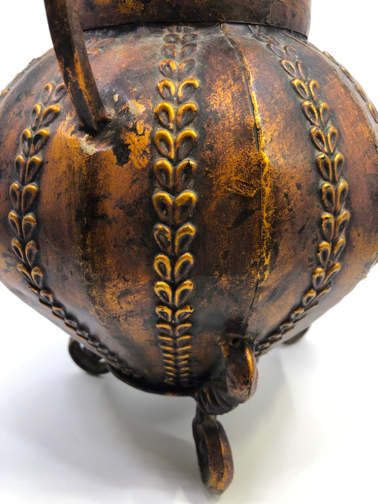 METAL URN VASE W/LID.