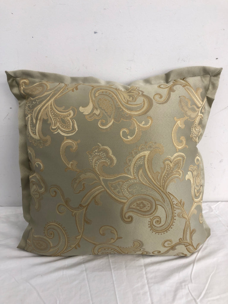 GREEN/GOLD SCROLL PILLOW.