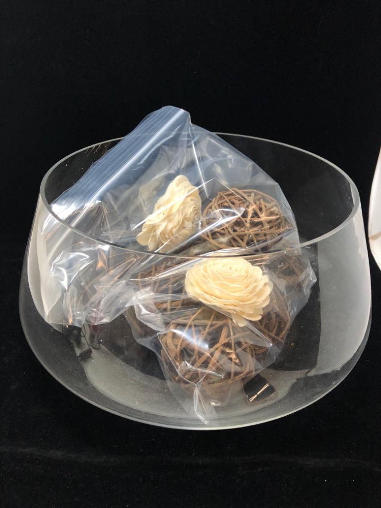 MIKASA GLASS CENTERPIECE BOWL W/BAG OF FILLER.