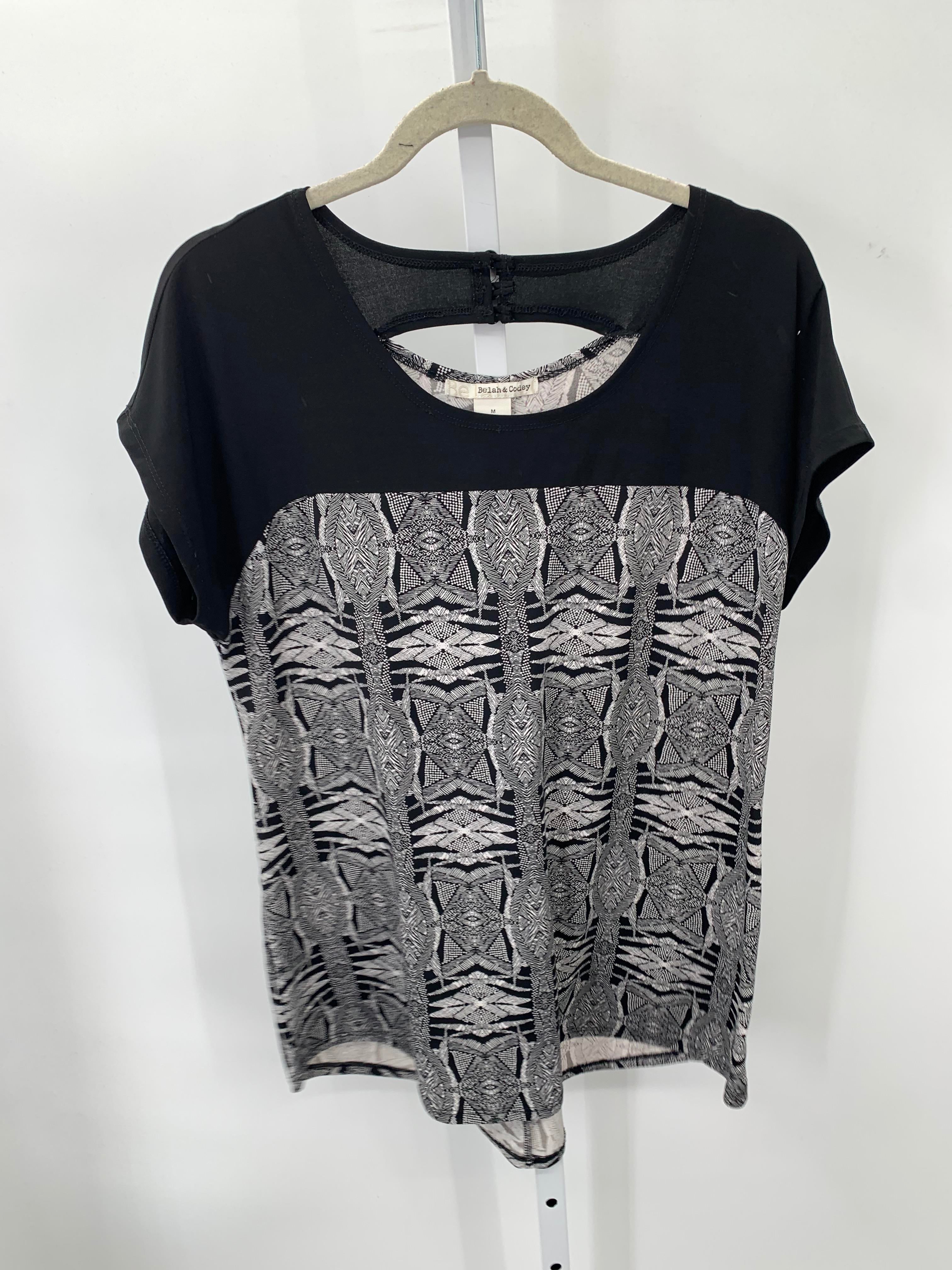 Size Medium Misses Short Sleeve Shirt