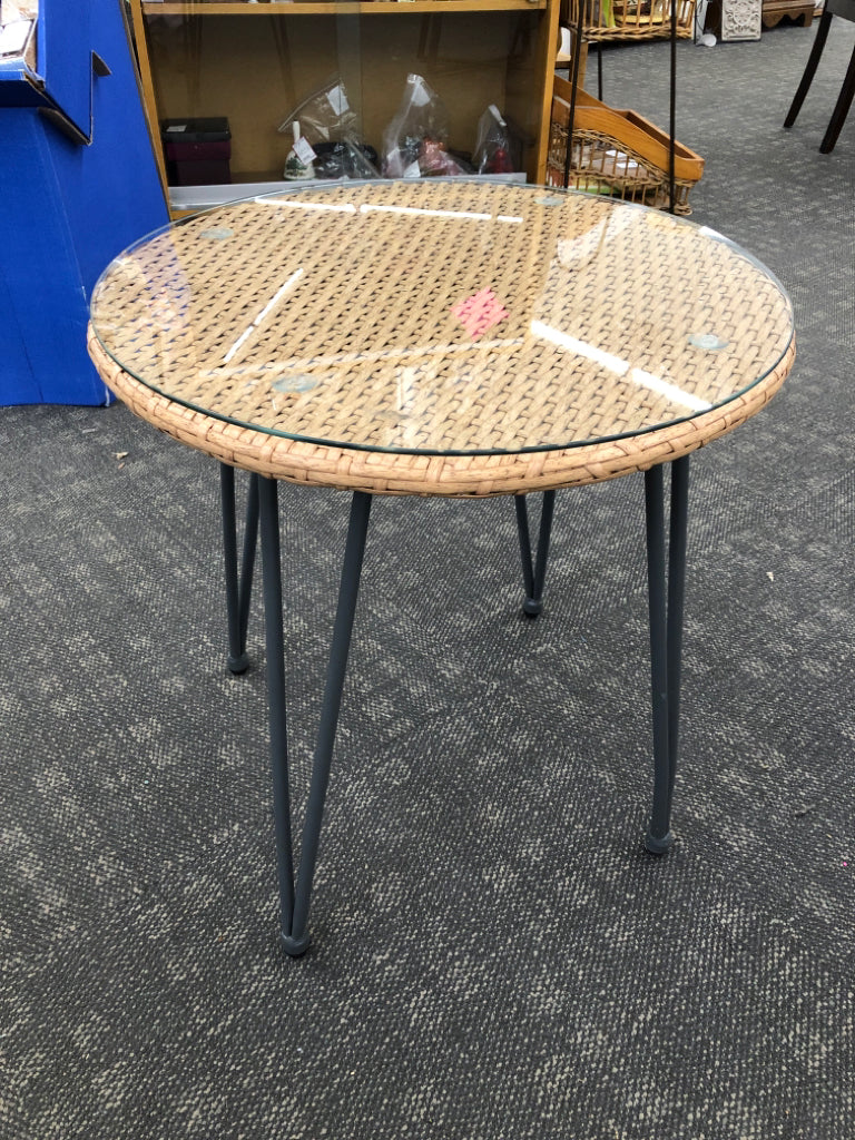 WICKER TOP GLASS END TABLE.