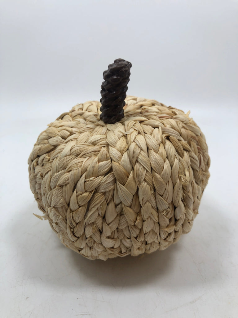 SM BRAIDED PUMPKIN.