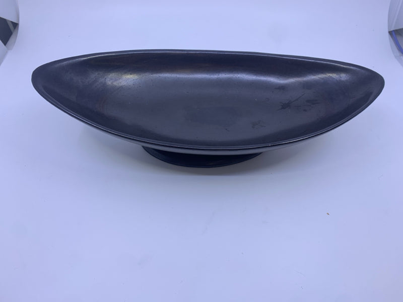 VTG HEAVY FOOTED MADE IN USA OVAL BOWL.
