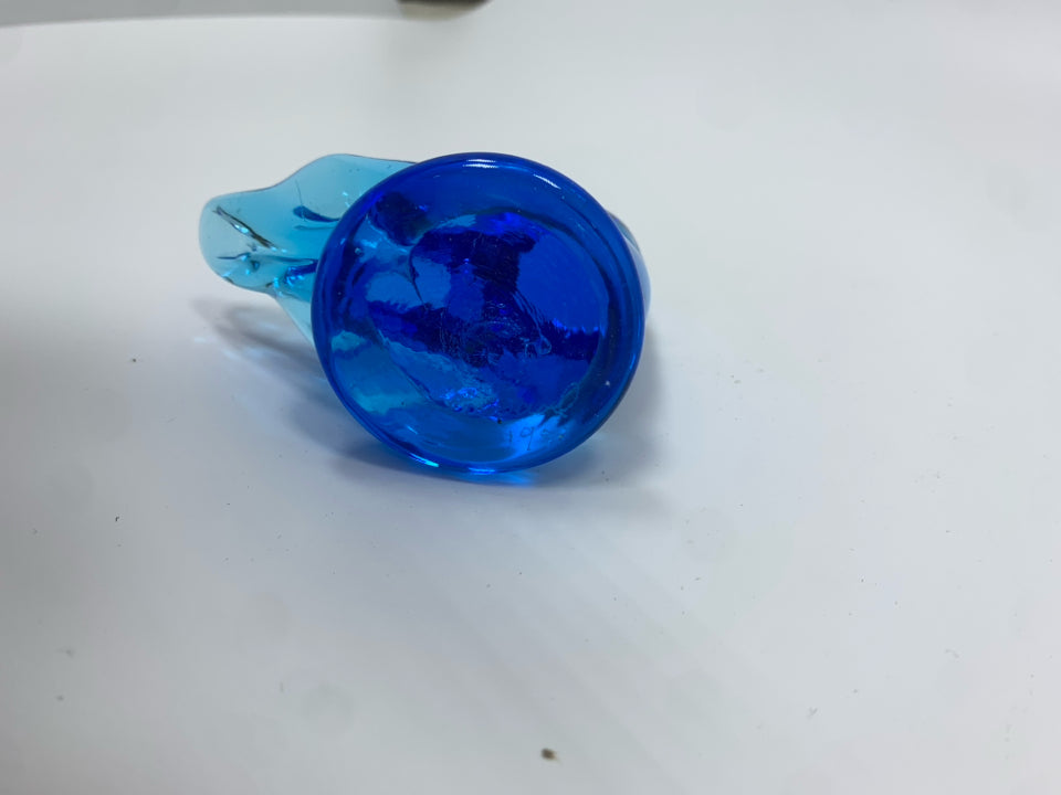 VTG GLASS BLUE BIRD FIGURINE.