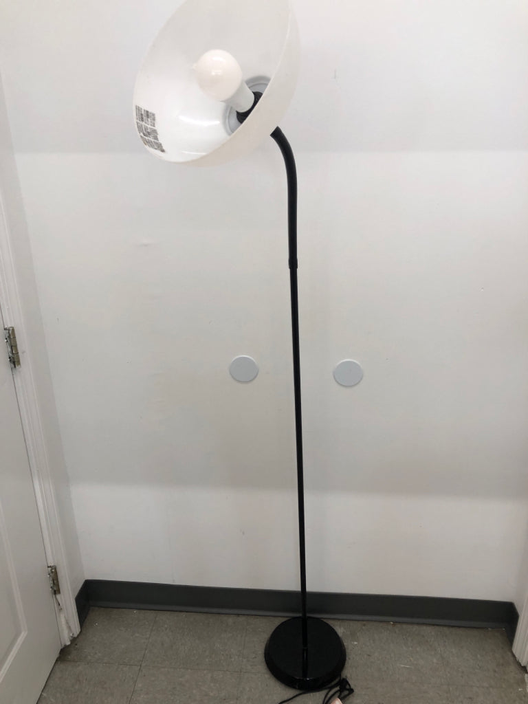BLACK FLOOR LAMP W WHITE SHADE ADJUSTABLE HEAD.
