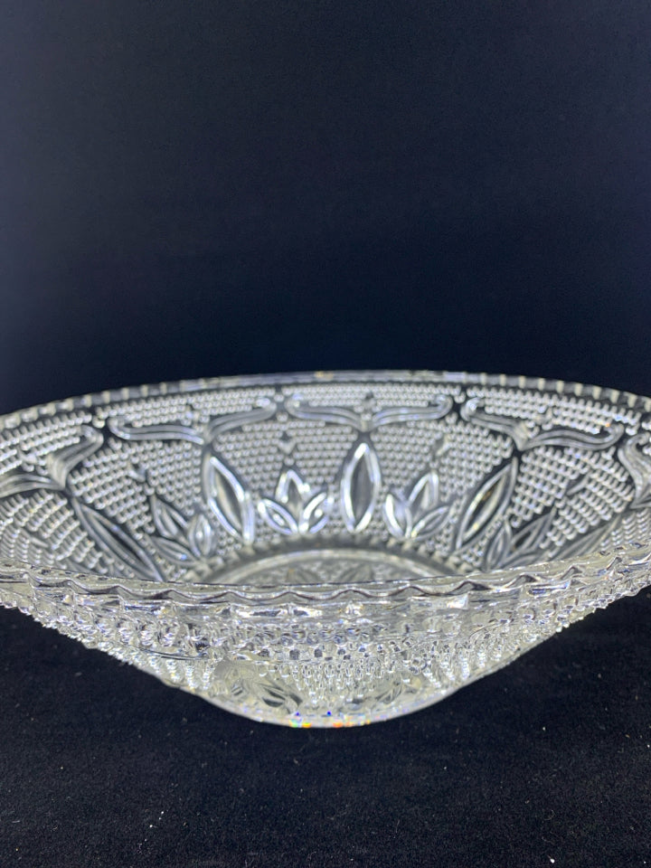VTG PRESSED GLASS BOWL W/ SCALLOP EDGE.