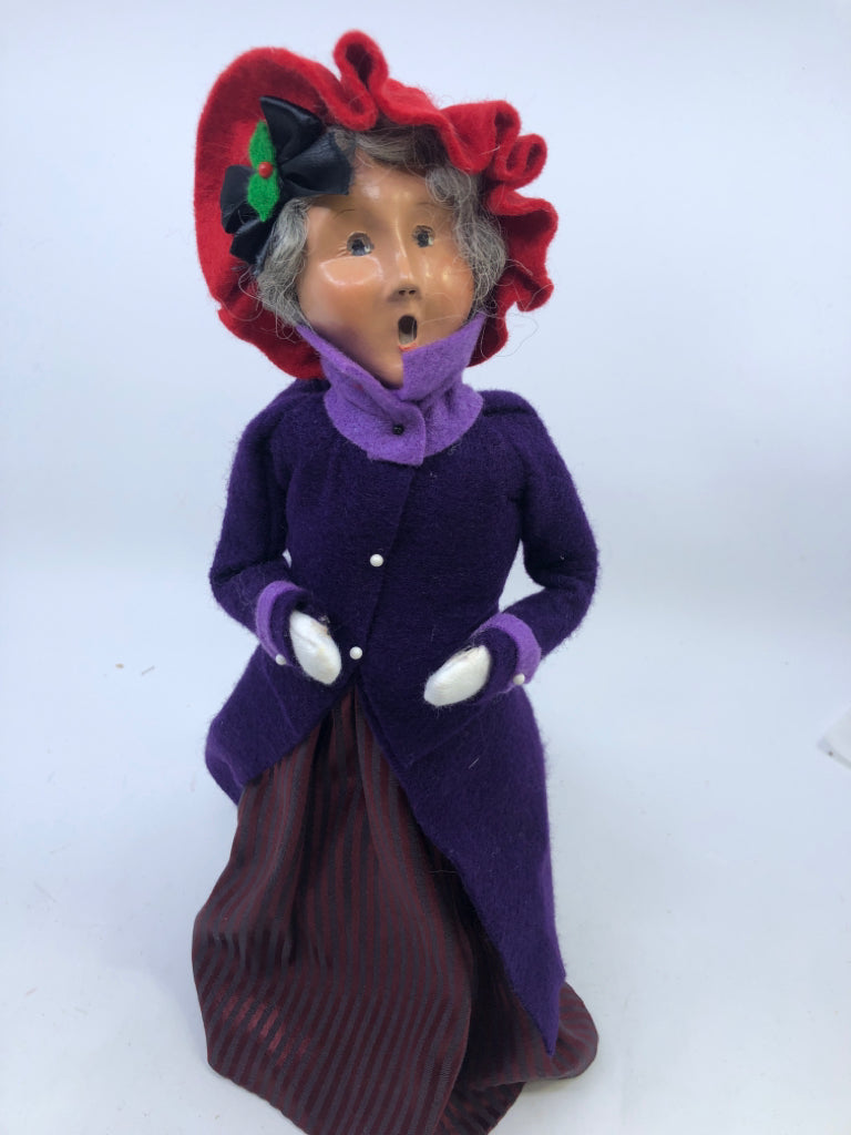 BYERS' CHOICE GRANDMA IN PURPLE COAT-2004.