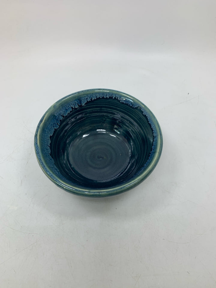 HEAVY BOTTOM DARL BLUE DRIP POTTERY BOWL.