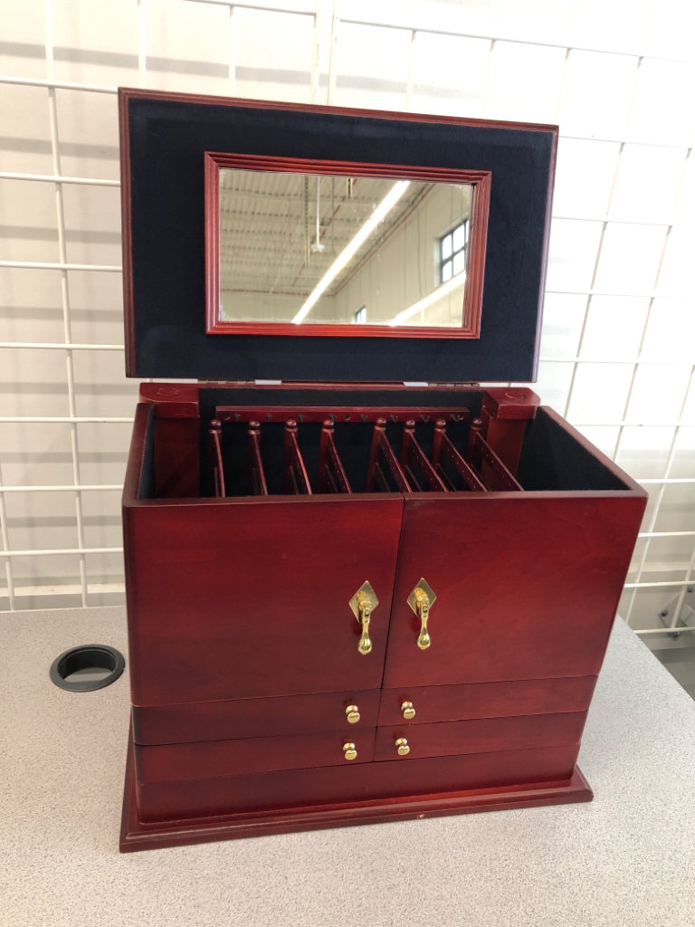 RED WOOD EXPANDABLE JEWELRY BOX W/FLIP LID.