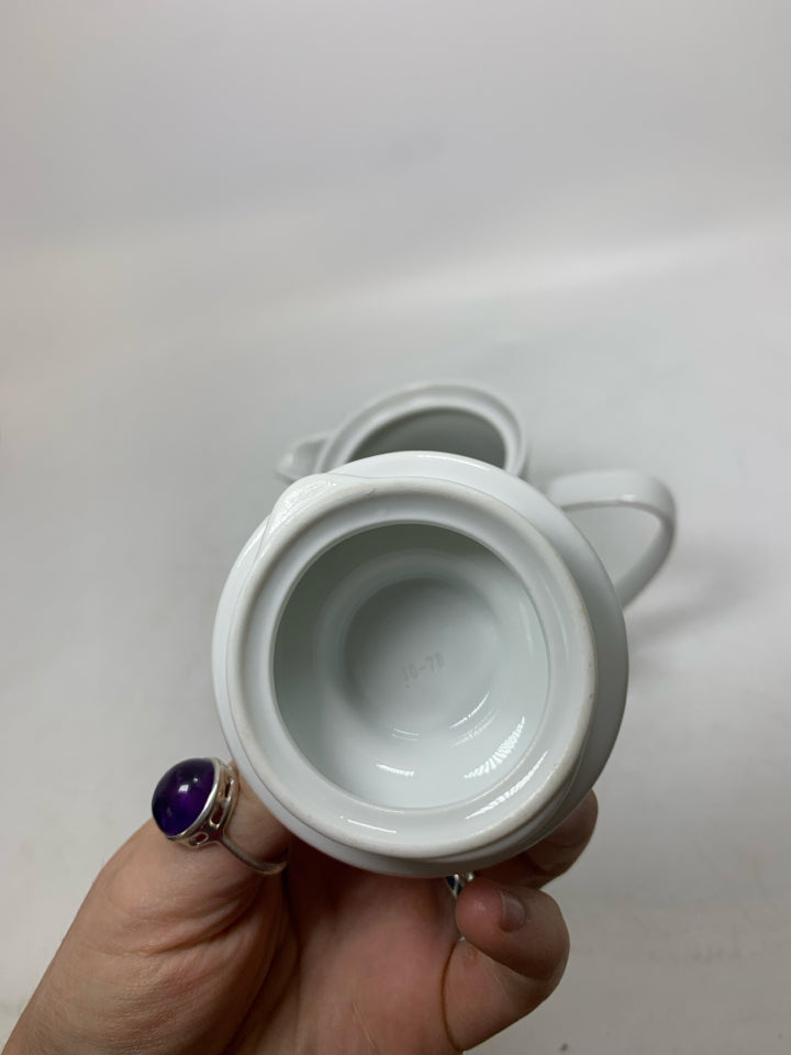 MELITTA PORCELAIN CREAMER W/ LID PITCHER.