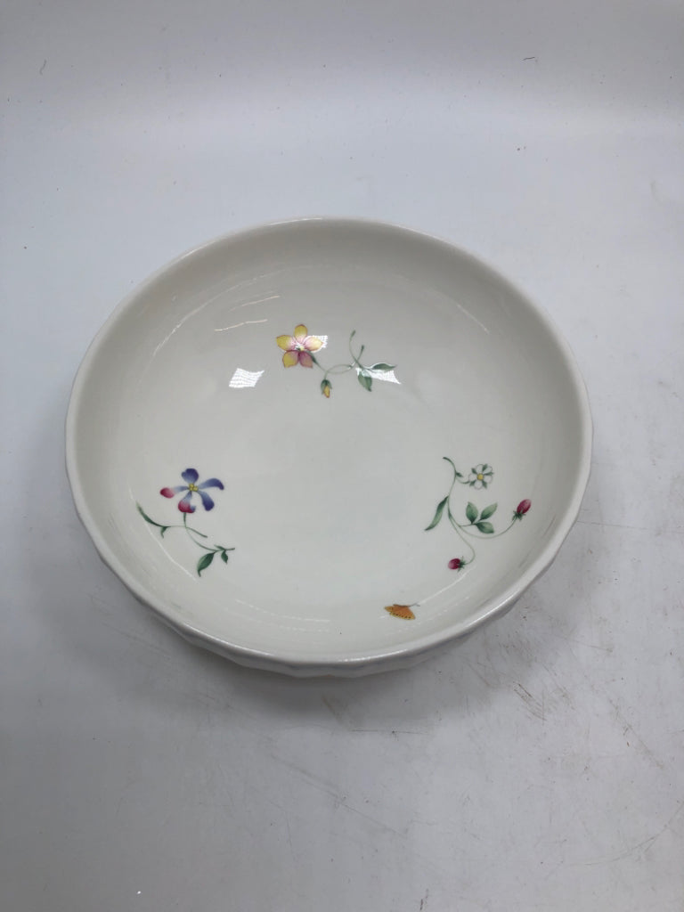 43PC MIKASA SORRENTO DISH SET SERVICE FOR 6.