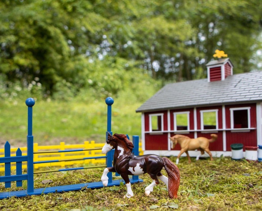 Breyer Farms Red Stable Playset