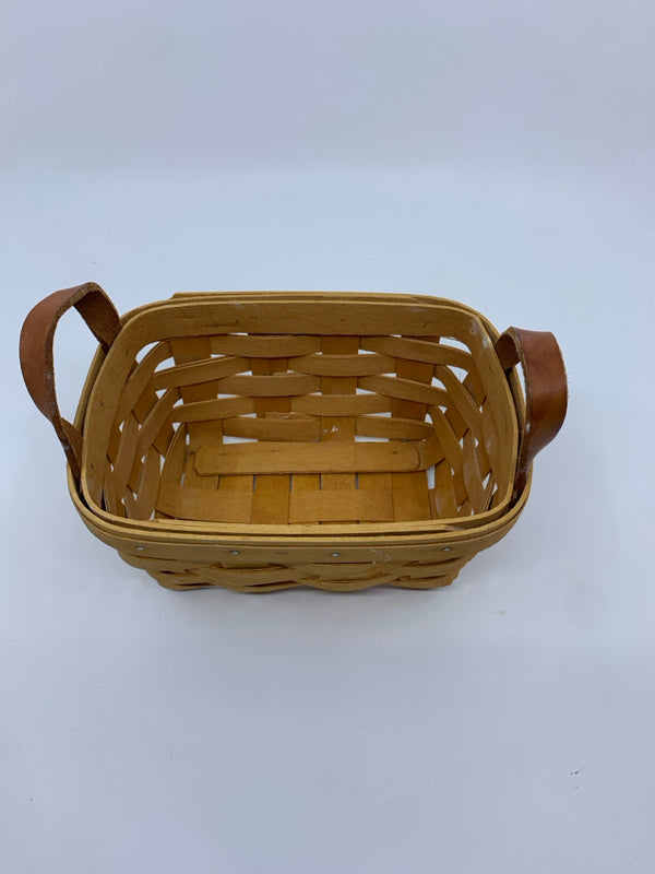 2000 RECTANGLE LONGABERGER BASKET W LEATHER HANDLES.