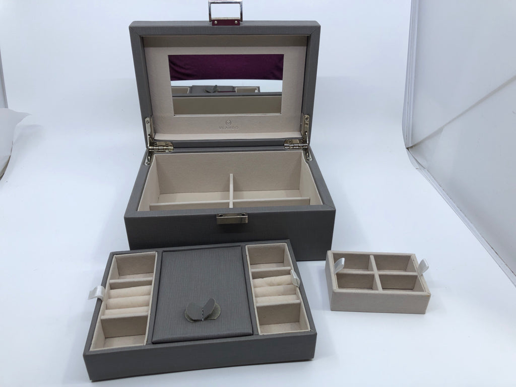 TEXTURED GREY JEWELRY BOX W/MIRROR VLANDO.