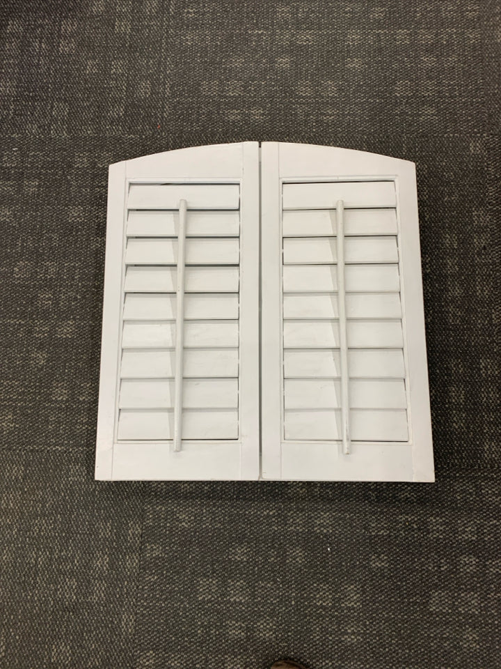 WHITE WOOD FAUX WINDOW PANE MIRROR WALL ART.