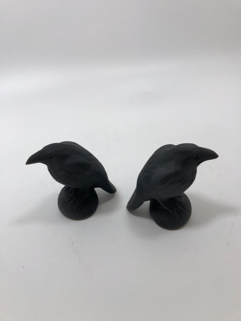 2 MINI CROW FIGURINES.