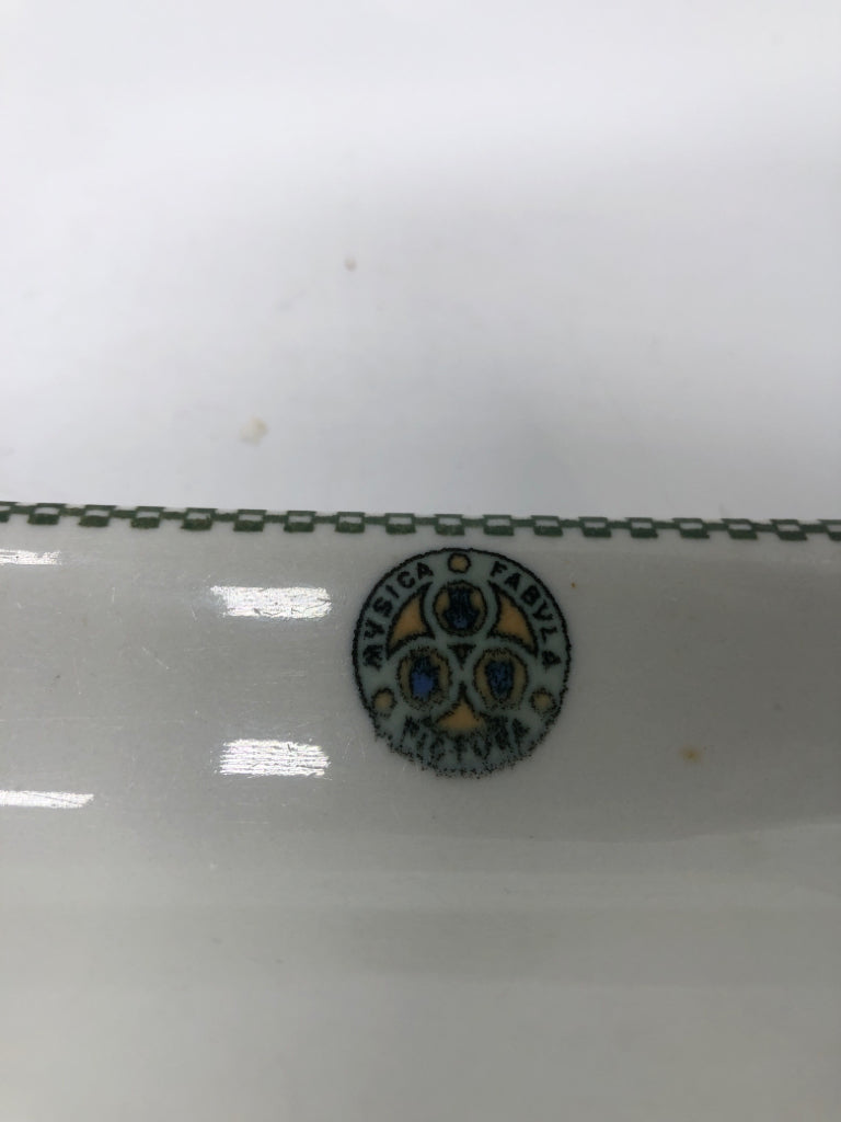 VTG WHITE CERAMIC DISH W/GREEN CHECKERED BORDER.