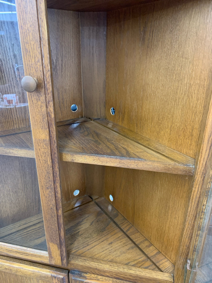 CORNER DISPLAY HUTCH.