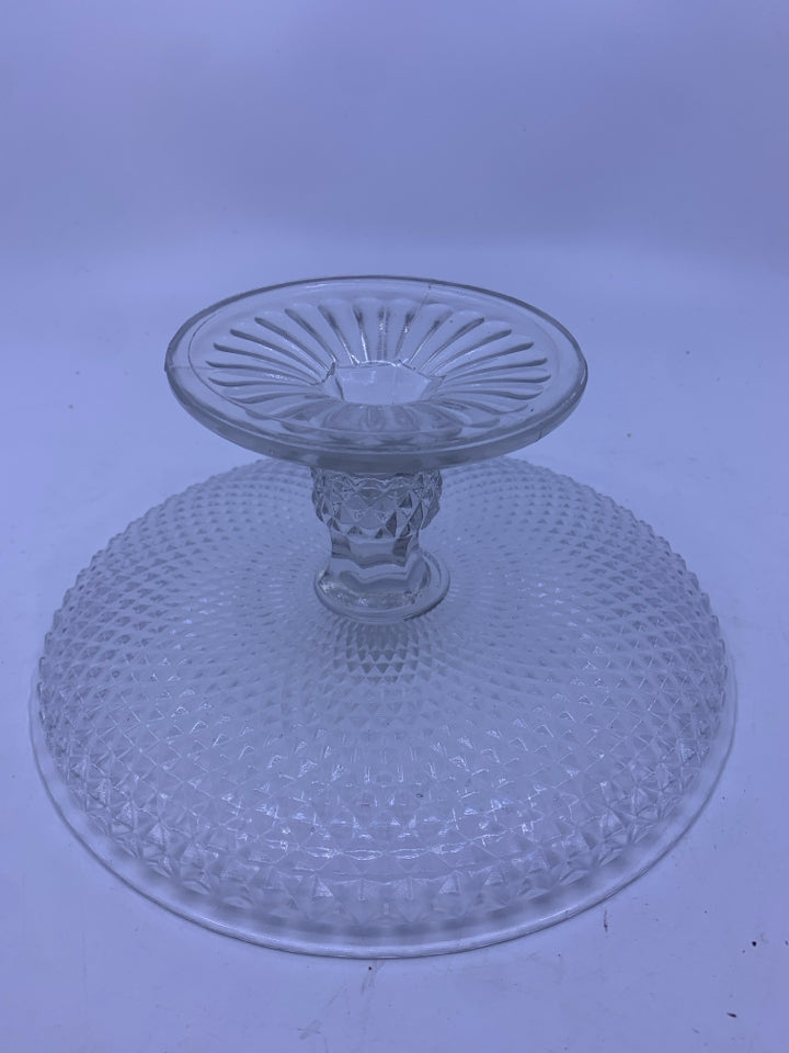GROOVED DESIGN CAKE STAND.