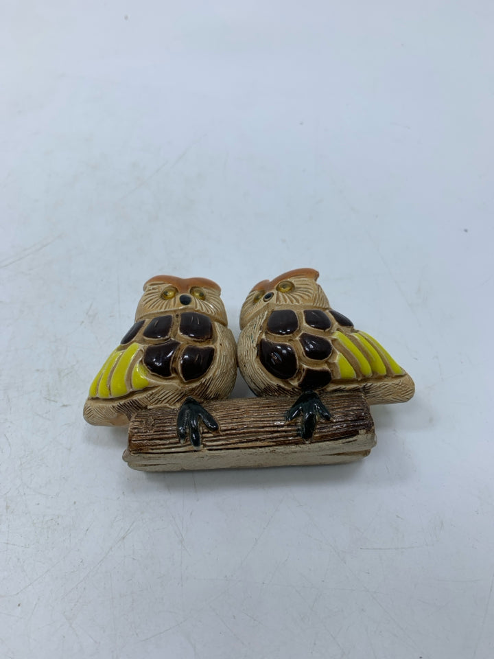 VTG CARVED CLAY DOUBLE OWLS ON A BRANCH.