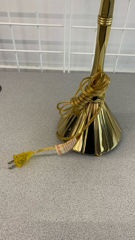 VTG-STYLE GOLD LAMP.