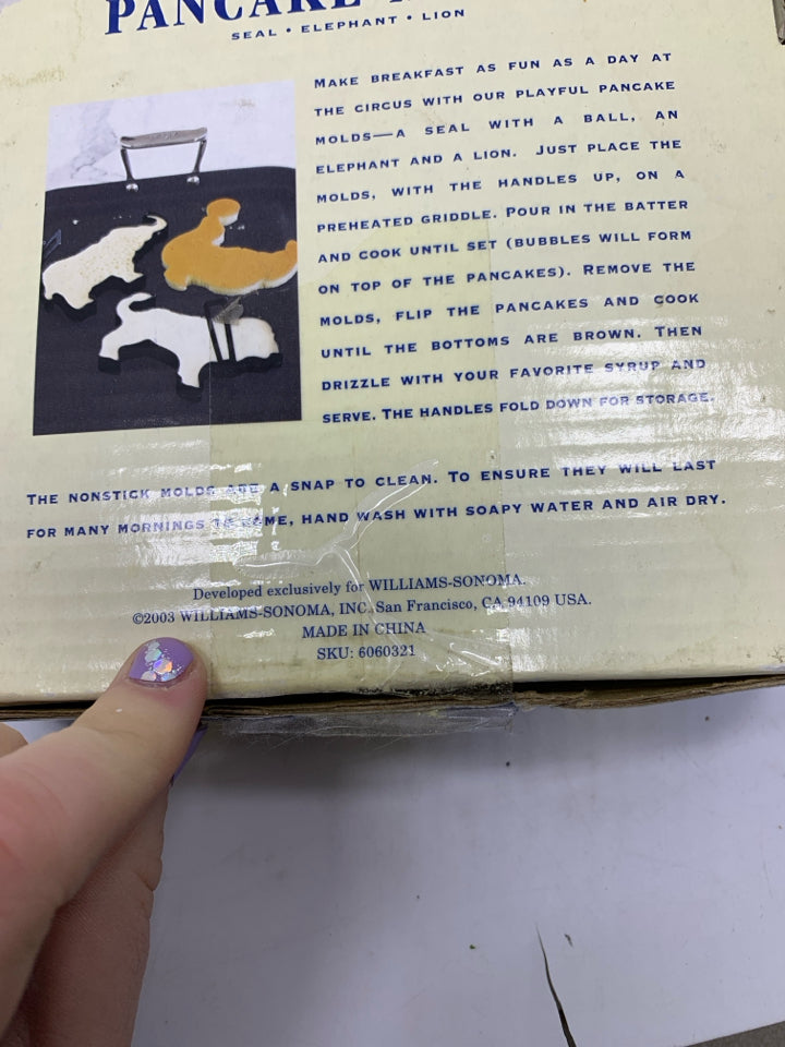 3 PANCAKE MOLDS SEAL LION ELEPHANT IN BOX.