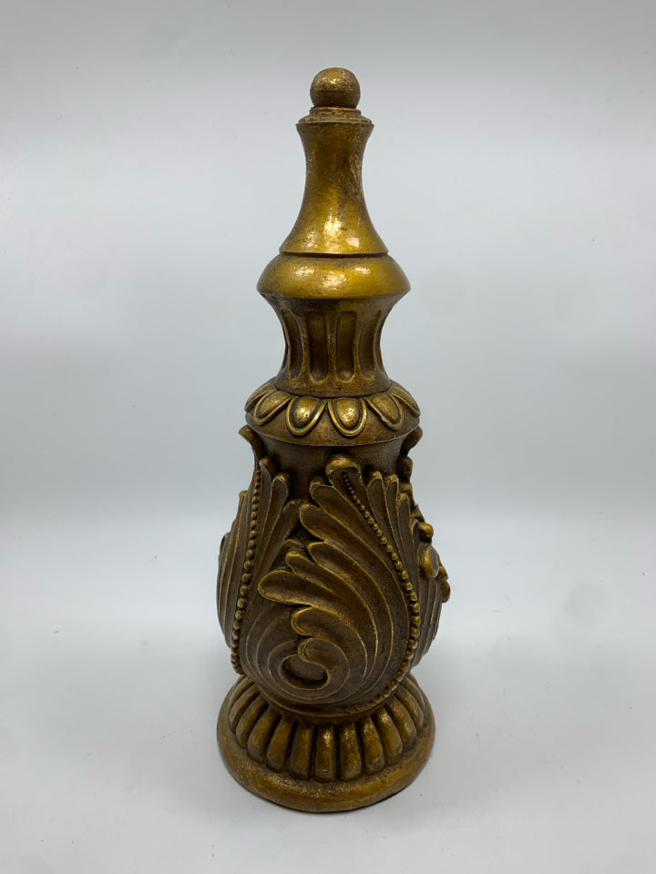 GOLD LEAF FINIAL SHELF DECOR.