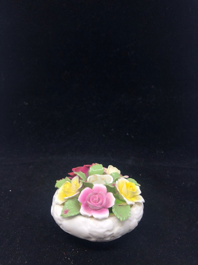 VTG PORCELAIN FLORAL CANDLE HOLDER.