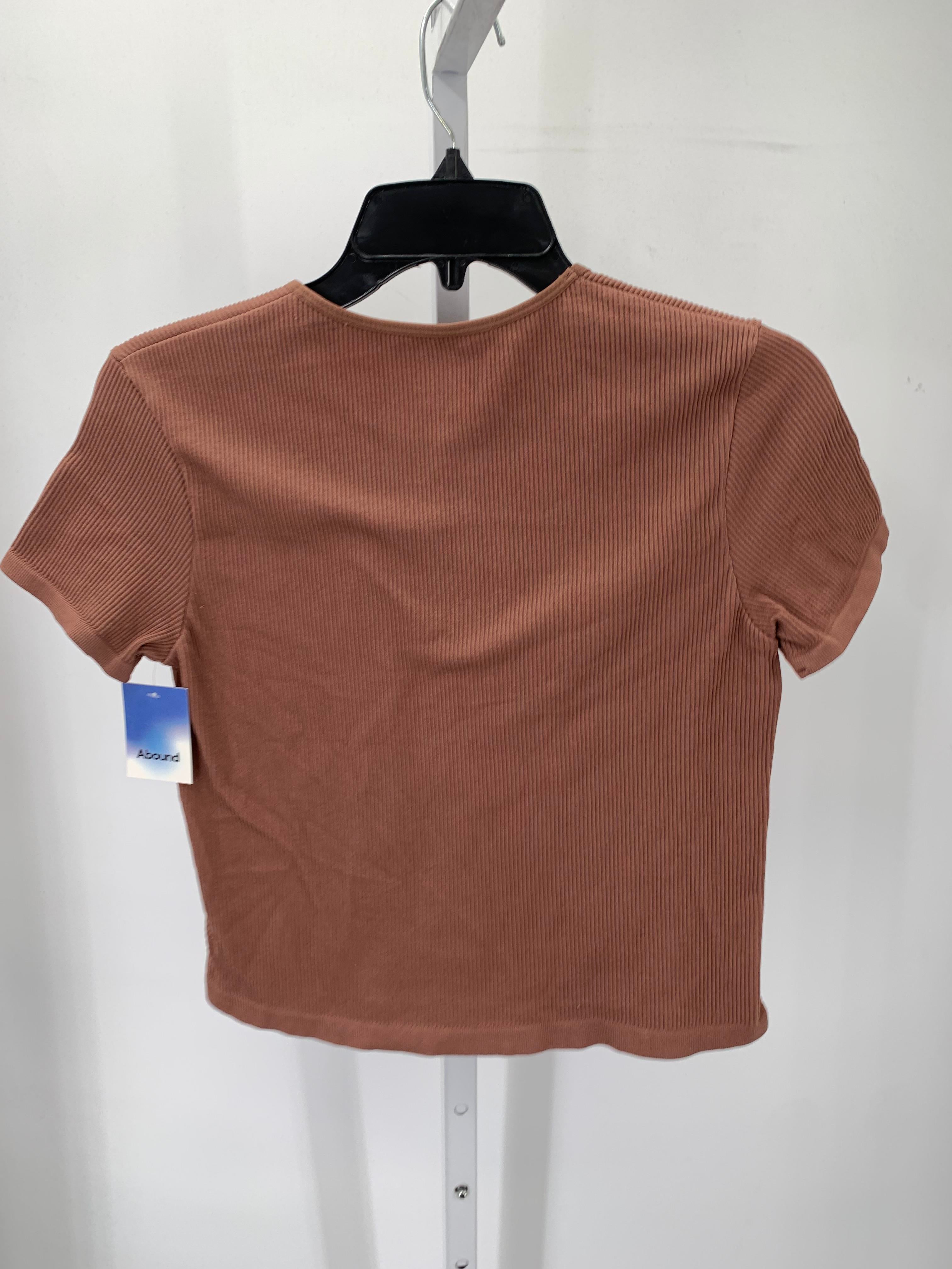 Size Large Juniors Short Sleeve Shirt