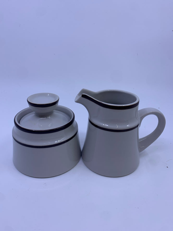 VTG CREAM/GREY SUGAR AND CREAMER SET.