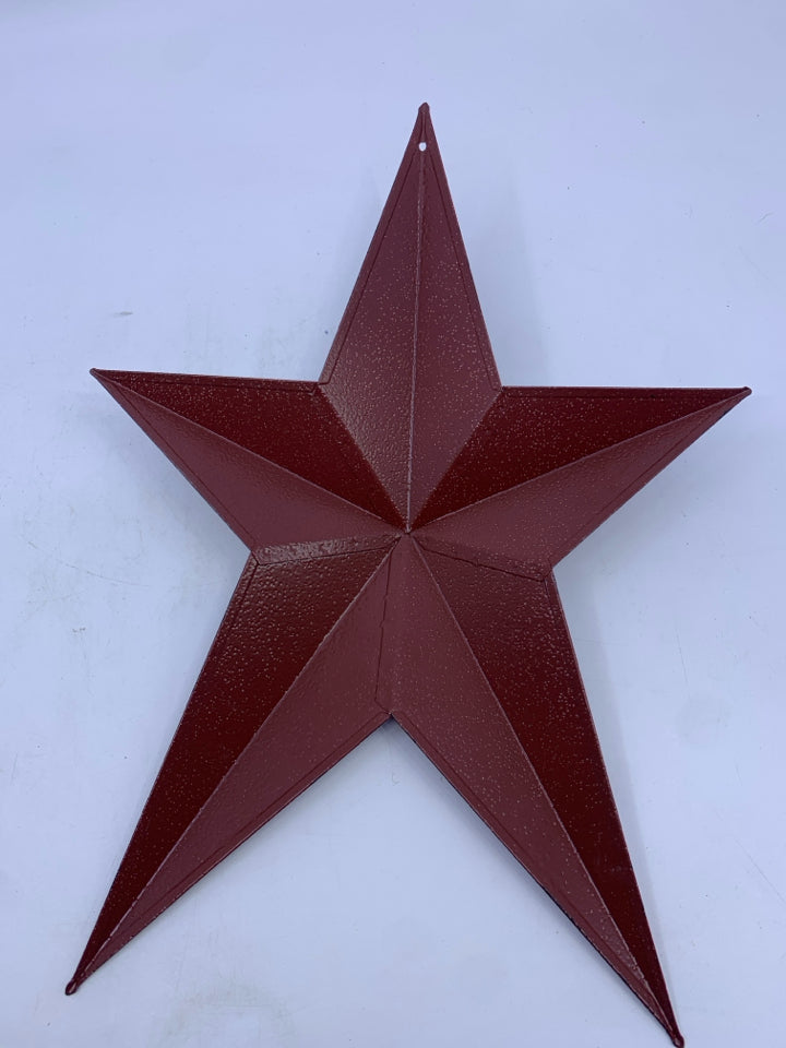 RED METAL STAR.