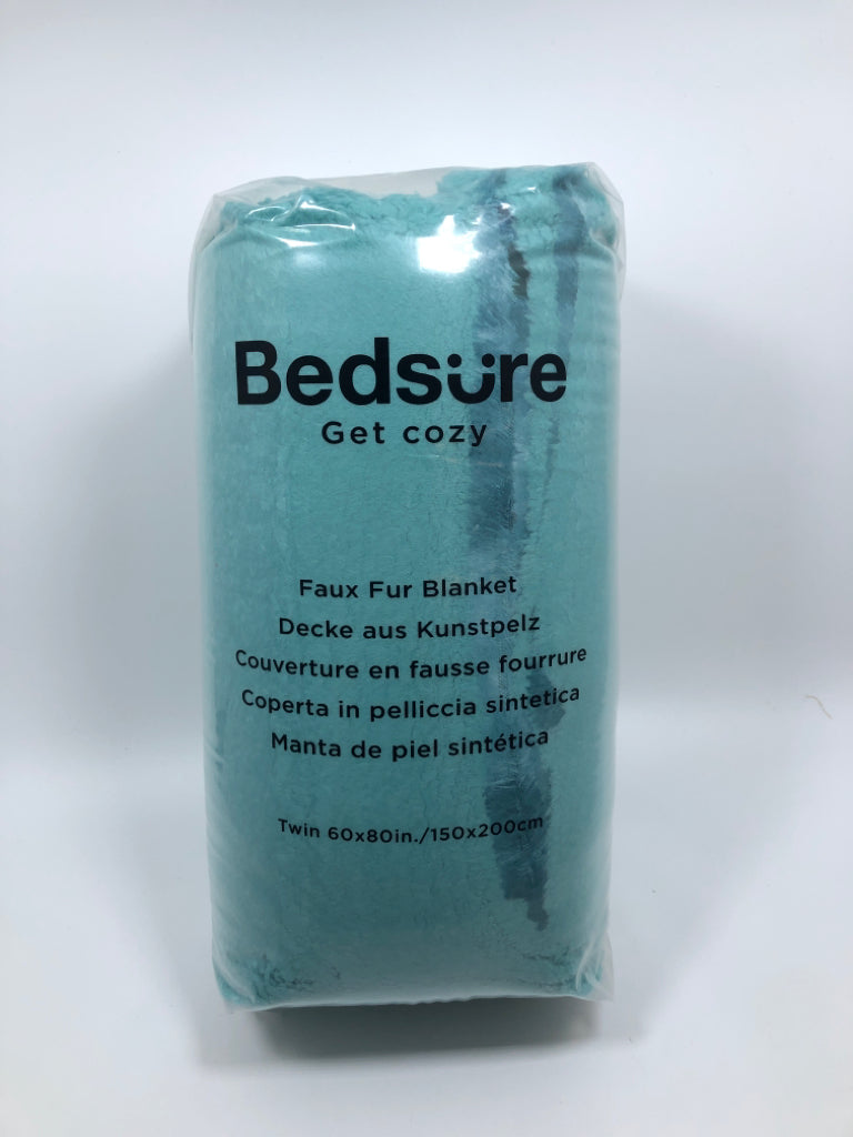 NIB BEDSURE FLEECE BLANKET.