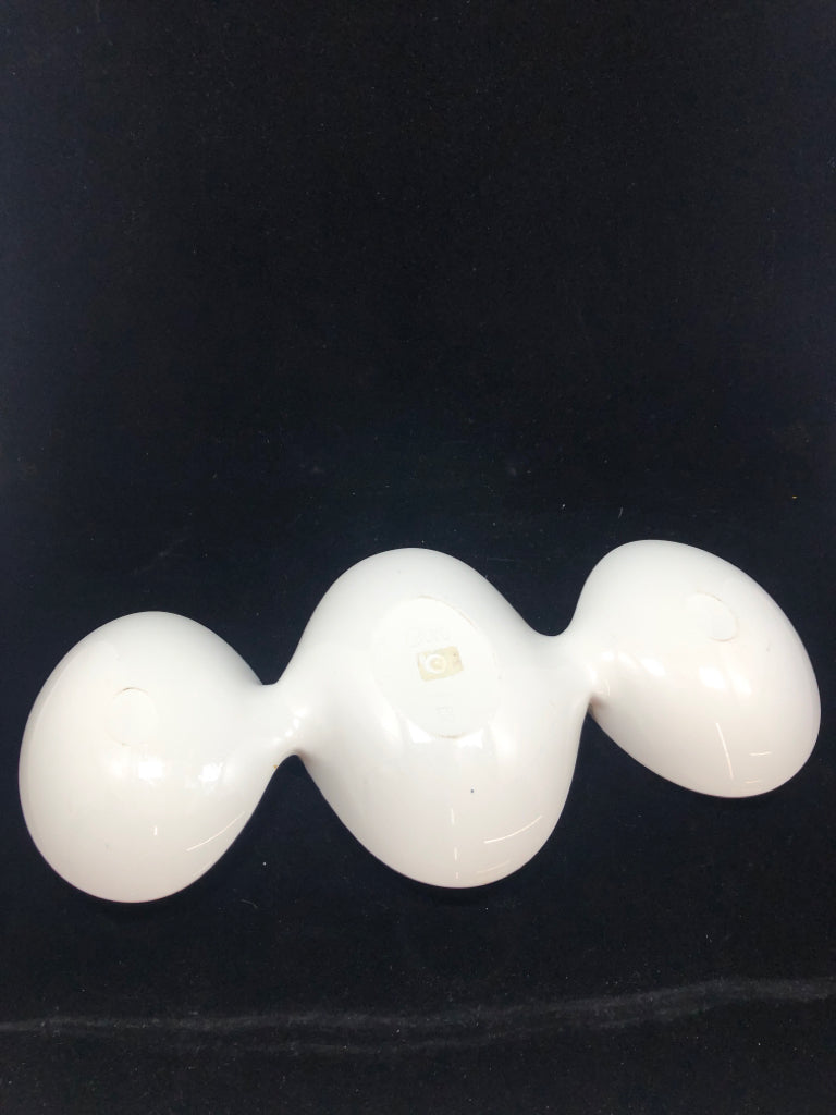 3 SECTION WHITE MELAMINE SERVING TRAY.