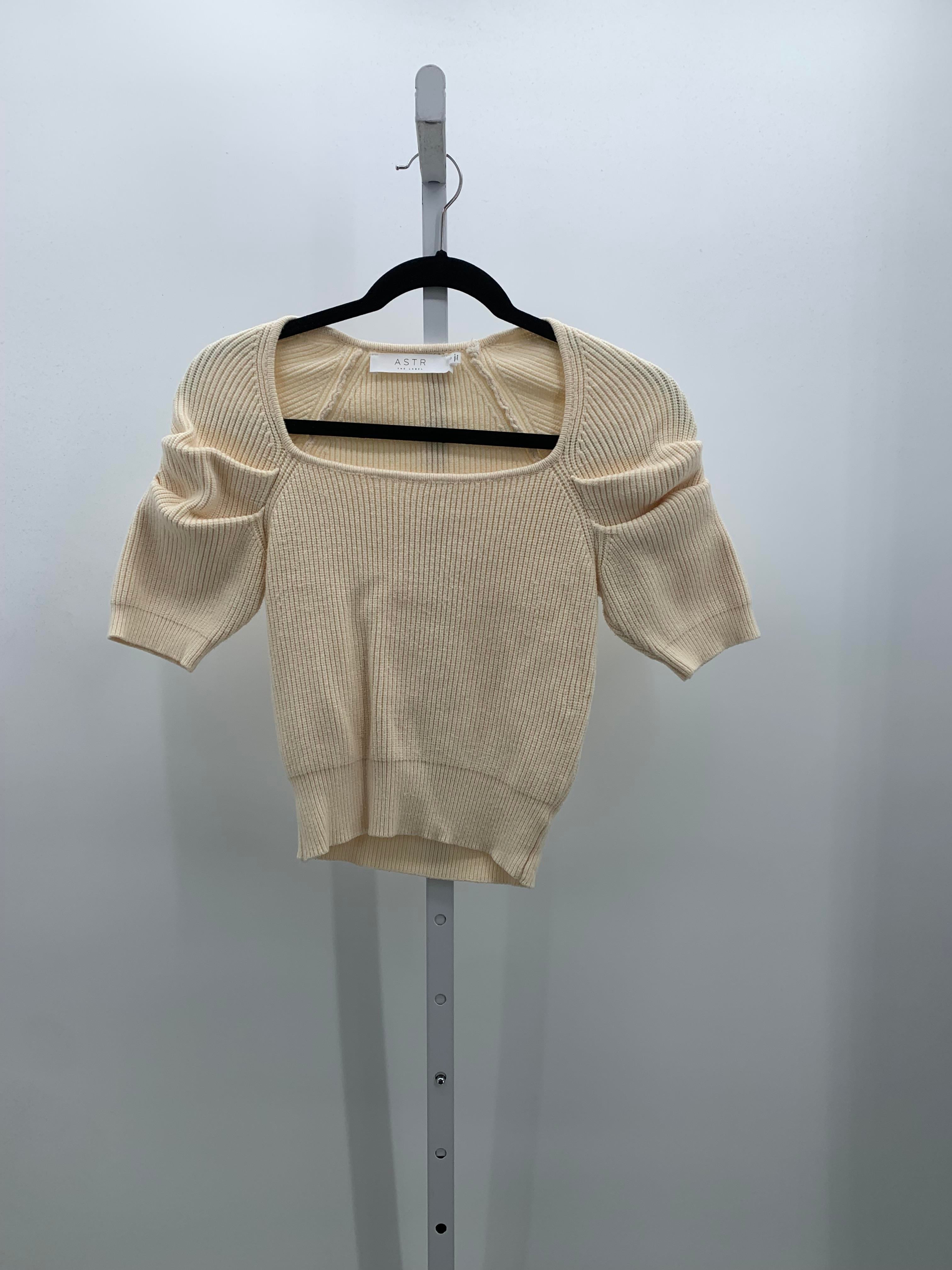 Size Small Juniors Short Sleeve Sweater