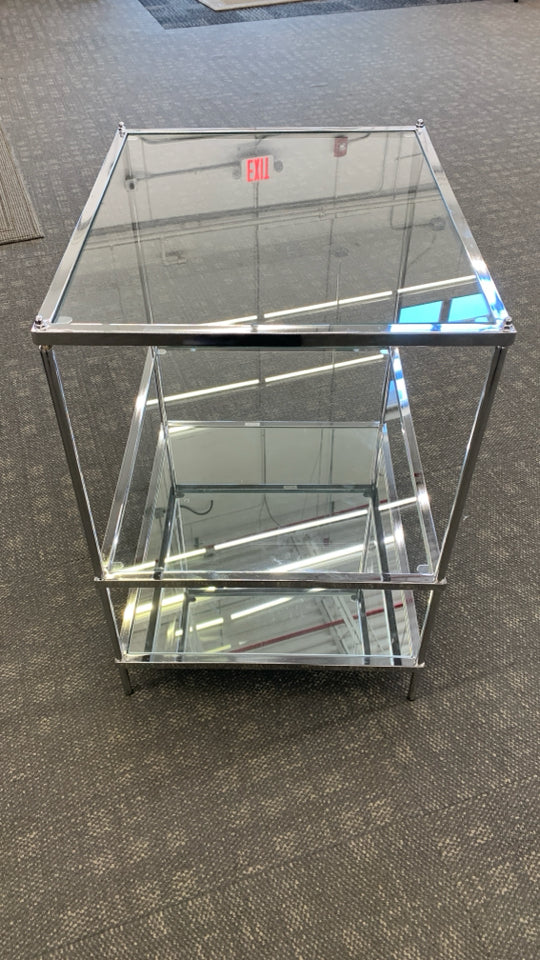 3-TIER GLASS END TABLE.