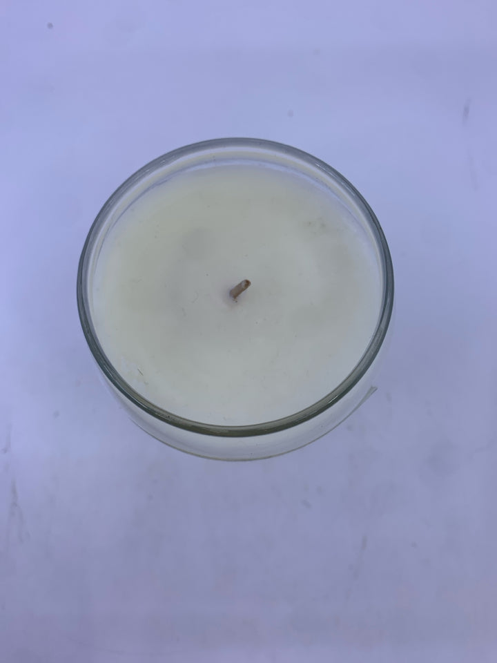 VANILLA BEAN TO MY GF'S BEAUTIFUL MOM CANDLE.