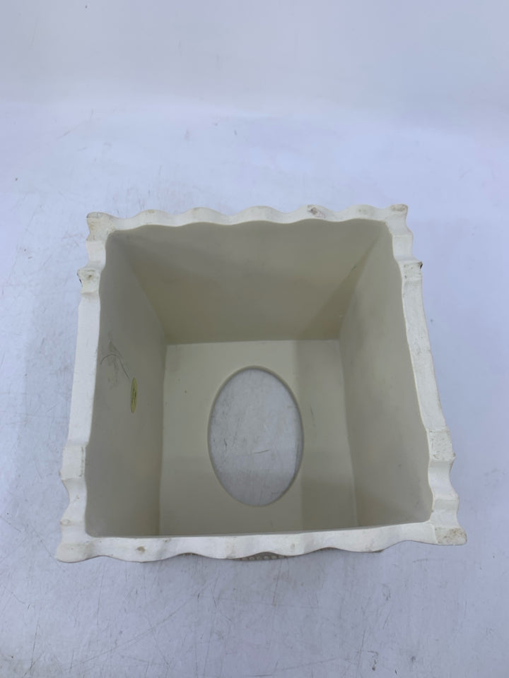 RISIN CREAM TISSUE BOX HOLDER E.