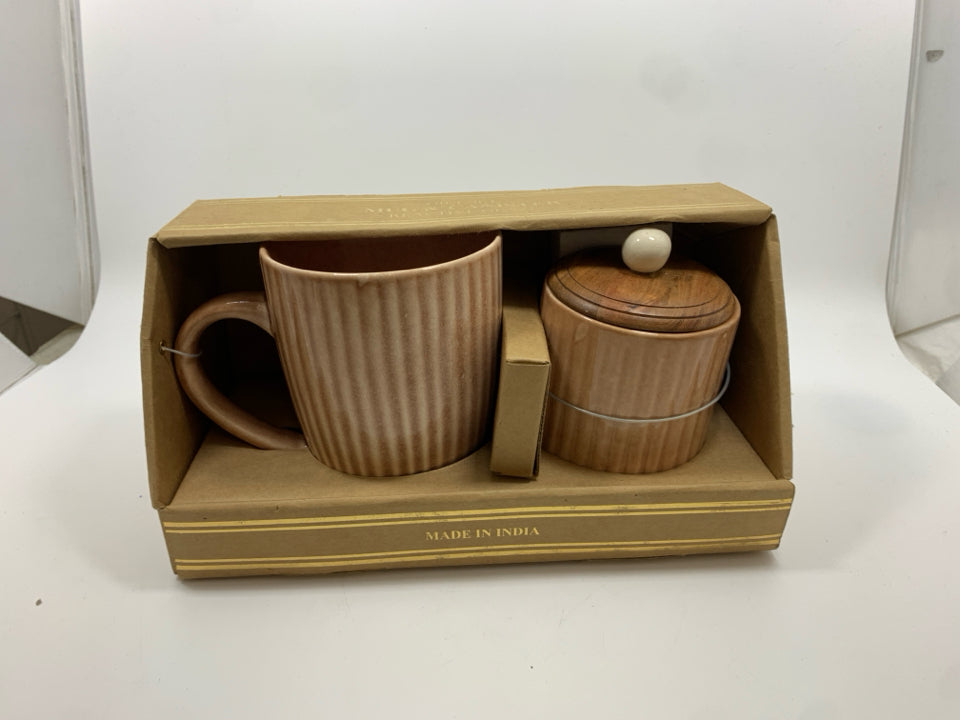 NIP REACTIVE GLAZE MUG & CANISTER GIFT SET.