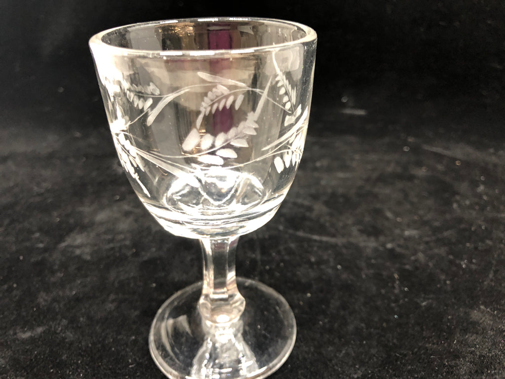 6 WHEAT ETCHED CORDIAL GLASSES.