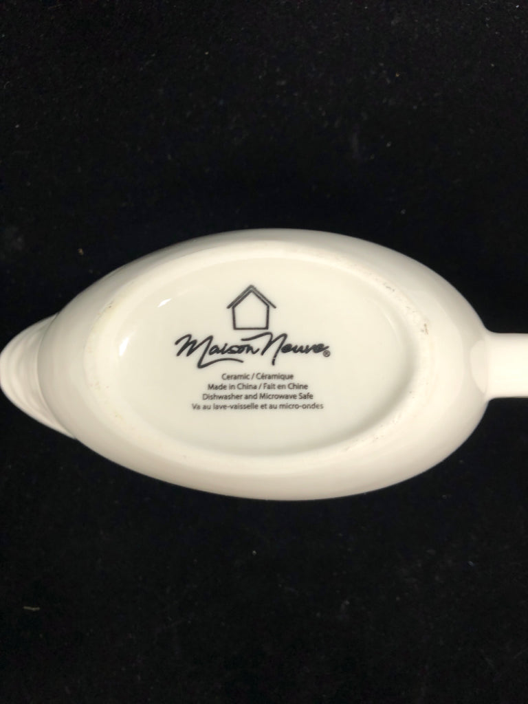 MASON NEUVE CERAMIC WHITE GRAVY BOAT.