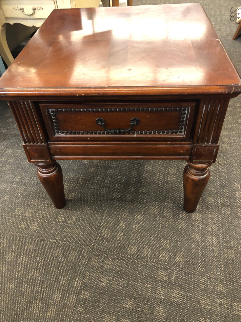 DARK WOOD END TABLE.