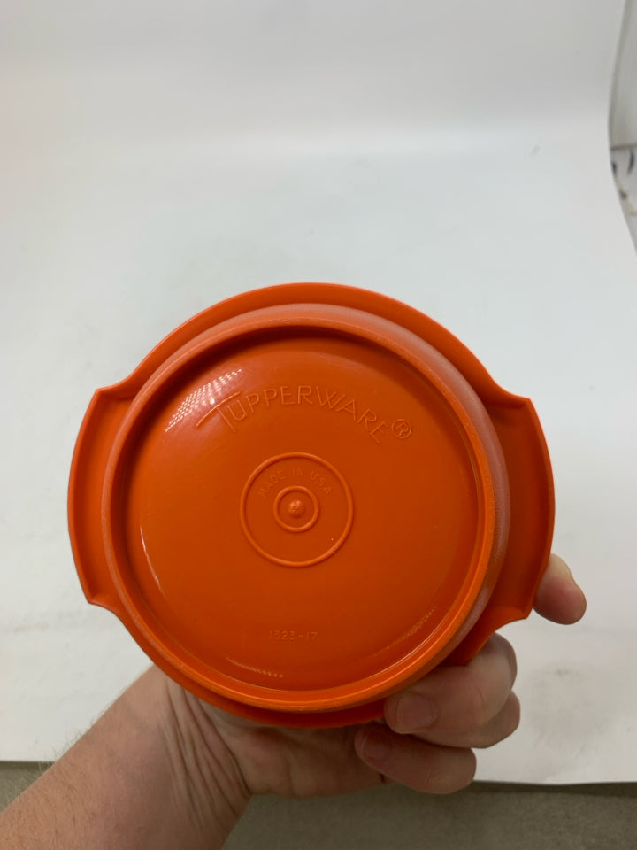 VTG SMALL FOOD CONTAINER.