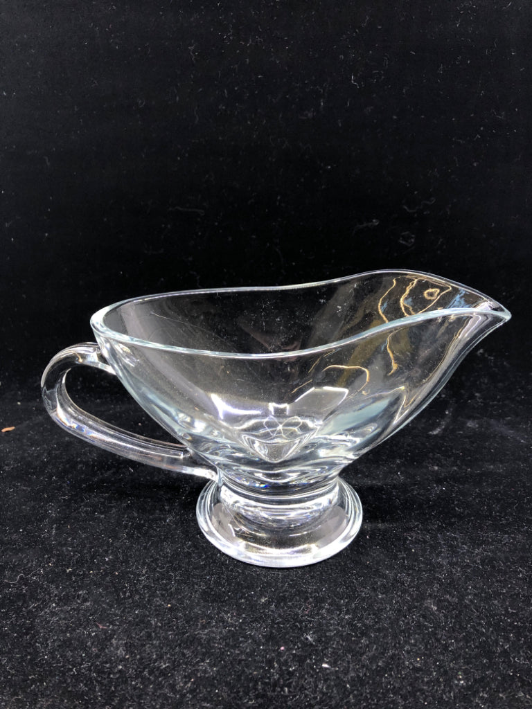 CLEAR GLASS GRAVY BOAT.