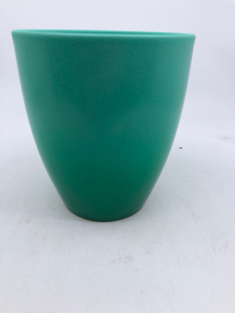 2 TONED GREENS PLANTER.