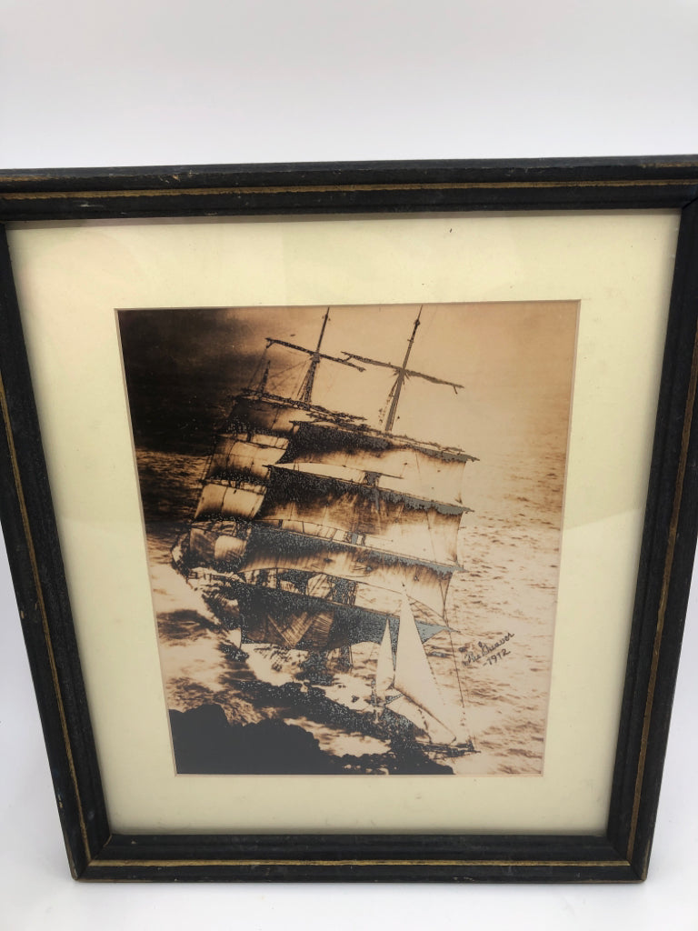 THE GUNVOR SHIP FRAMED PRINT WALL HANGING.