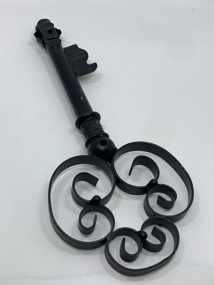 DISTRESSED METAL KEY DECOR.