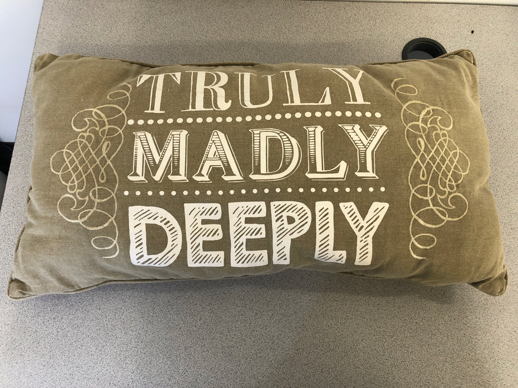BEIGE "TRULY" RECTANGLE ACCENT PILLOW.