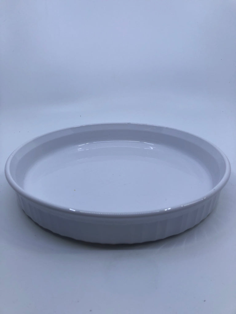 CORNING WARE ROUND BAKING DISH.