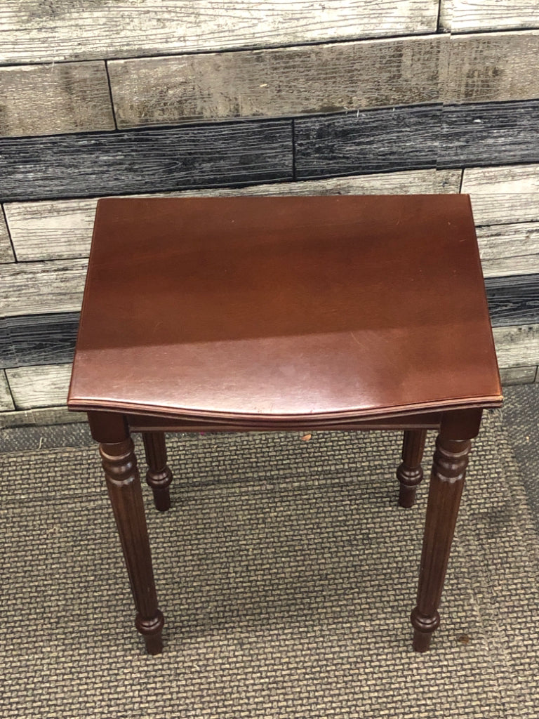 3PC DRK WOOD NESTING END TABLES.